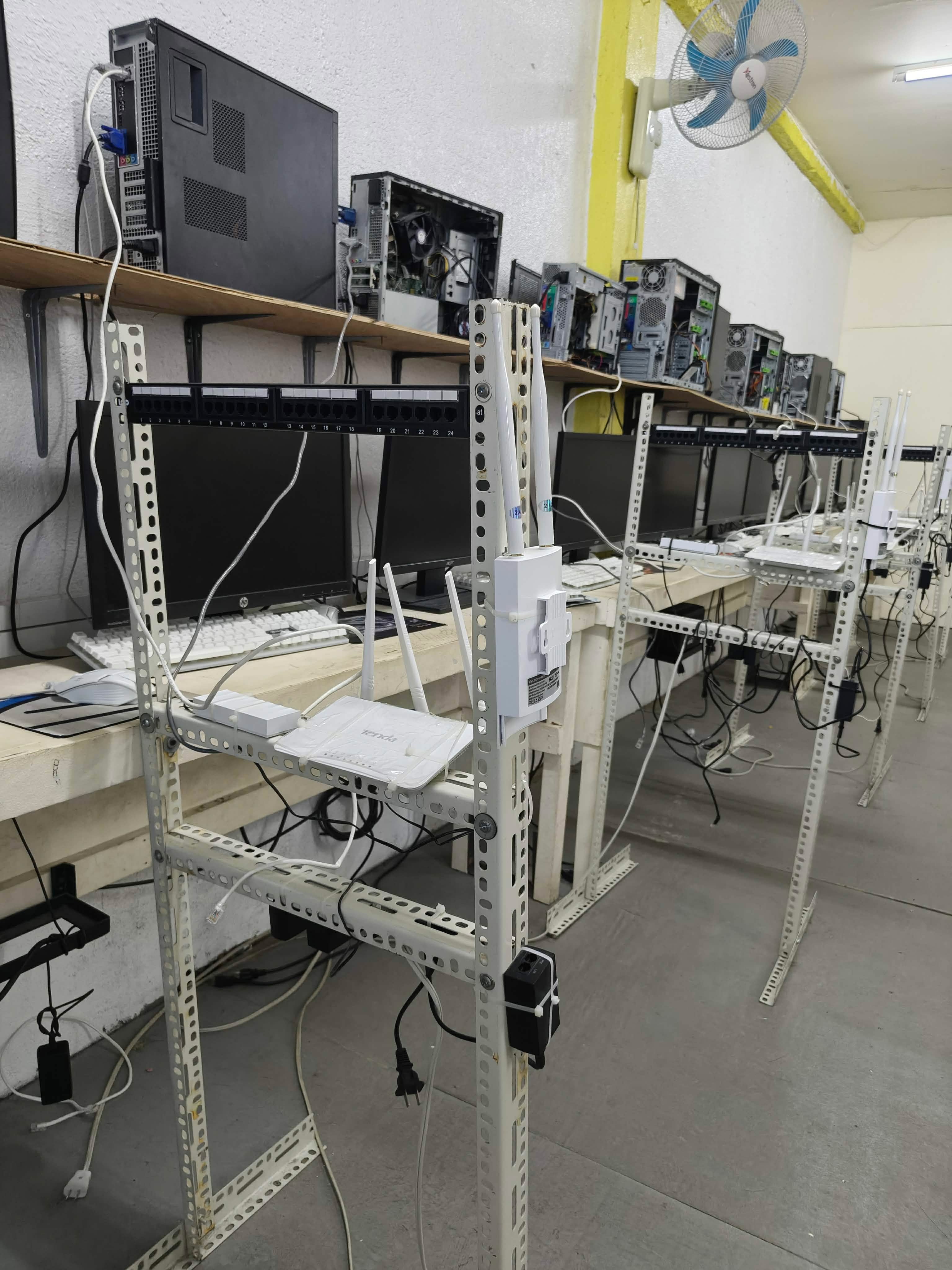 Main Building - Computer Room 204 4